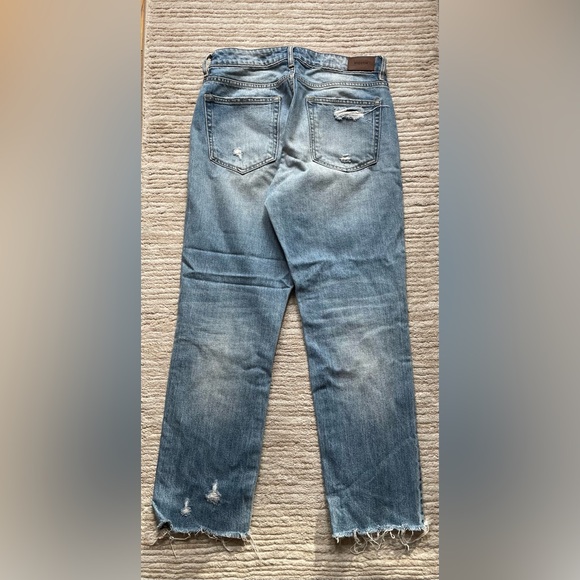 Hidden High-Waisted Straight Leg Distressed Jeans in Light Wash Size 29 - Picture 5 of 9